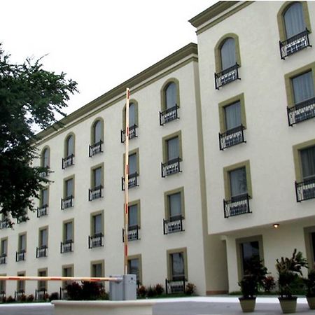 Hotel Alameda Express Matamoros  Zewnętrze zdjęcie