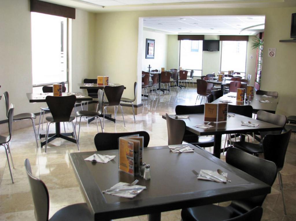 Hotel Alameda Express Matamoros  Zewnętrze zdjęcie