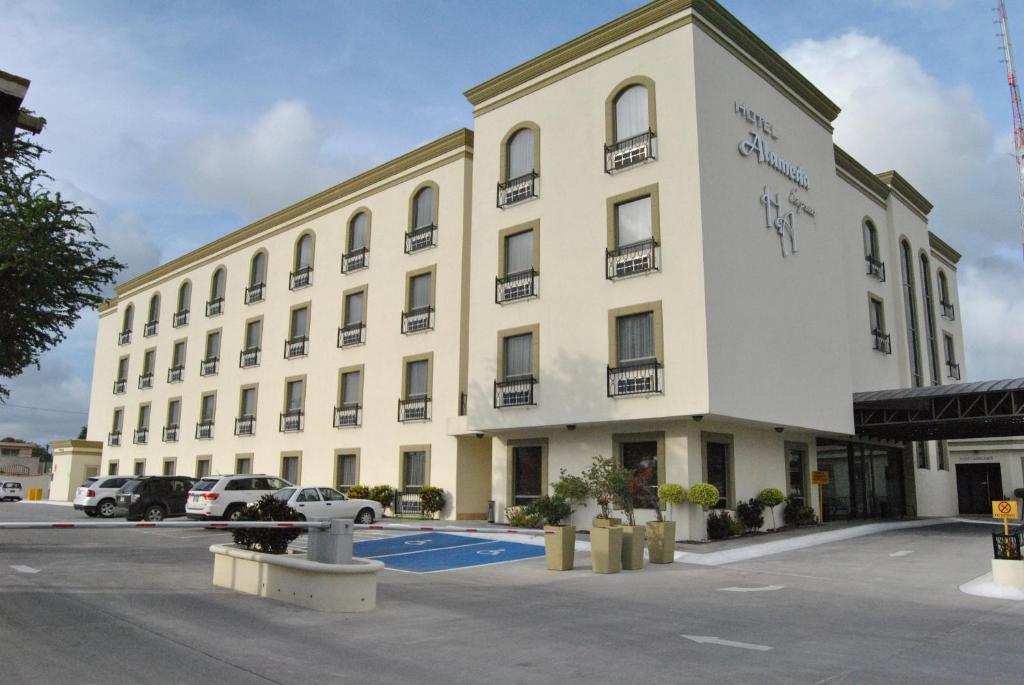 Hotel Alameda Express Matamoros  Zewnętrze zdjęcie