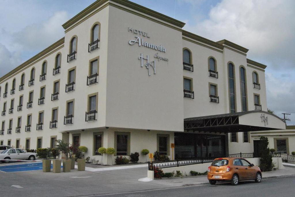 Hotel Alameda Express Matamoros  Zewnętrze zdjęcie