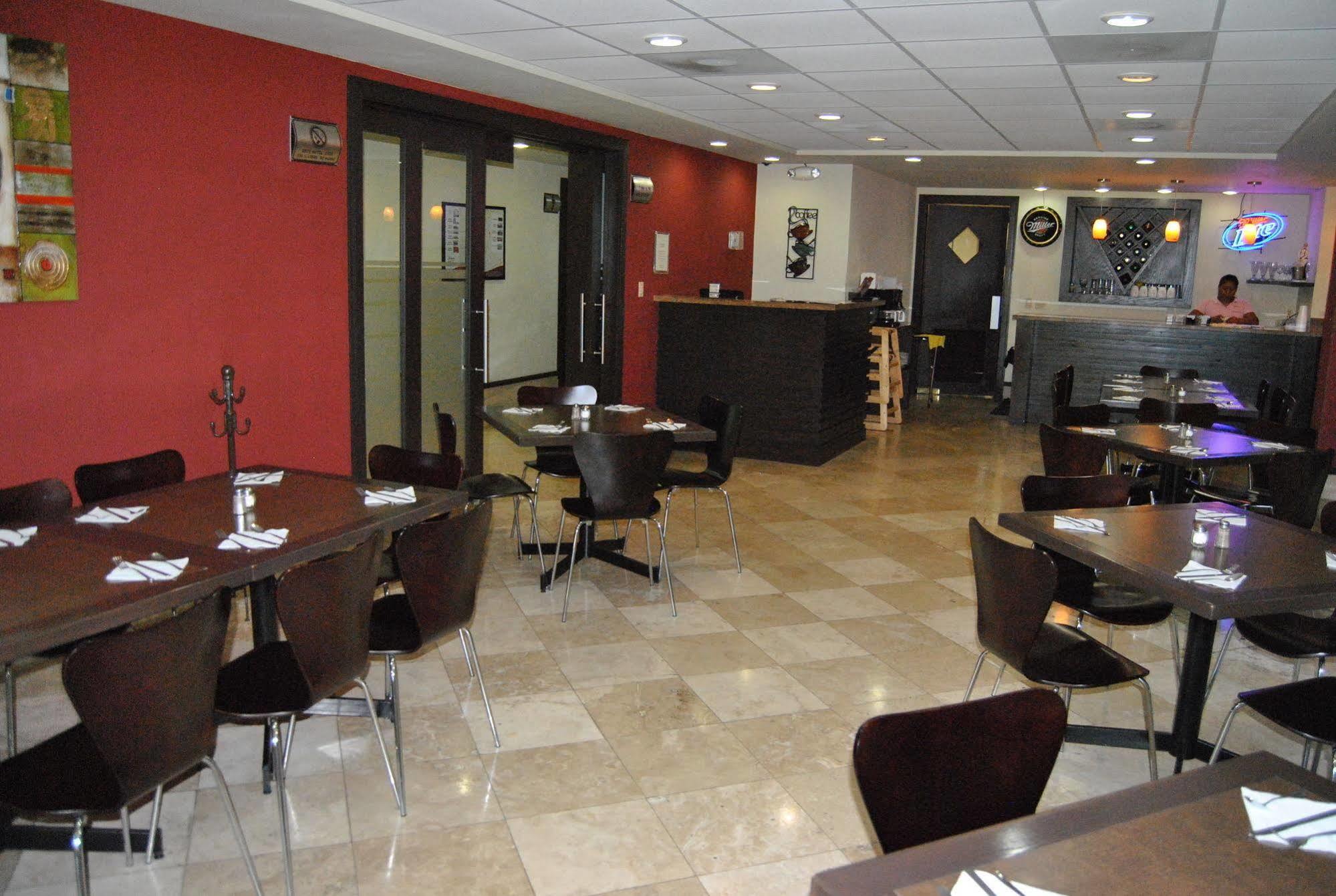 Hotel Alameda Express Matamoros  Zewnętrze zdjęcie
