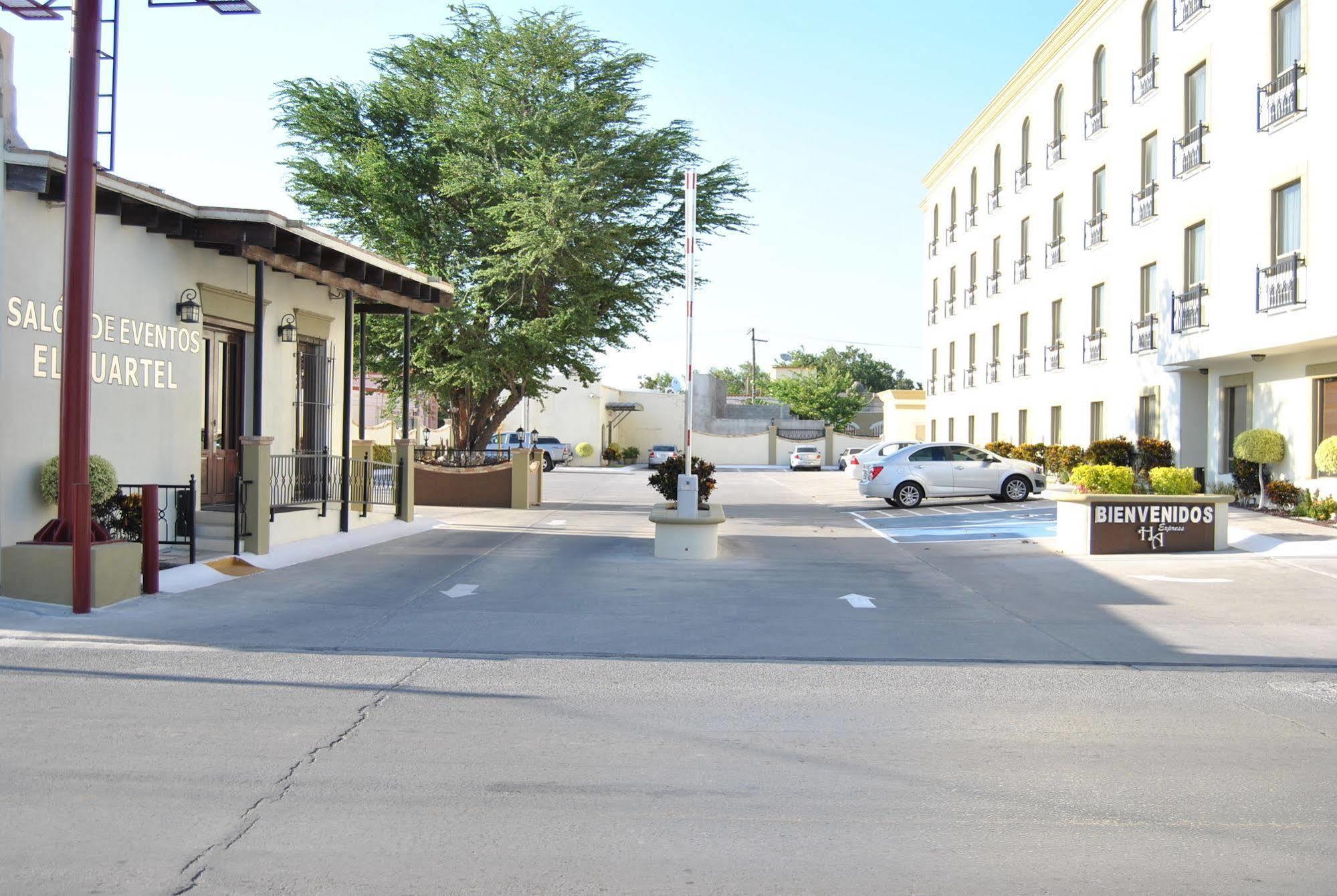 Hotel Alameda Express Matamoros  Zewnętrze zdjęcie